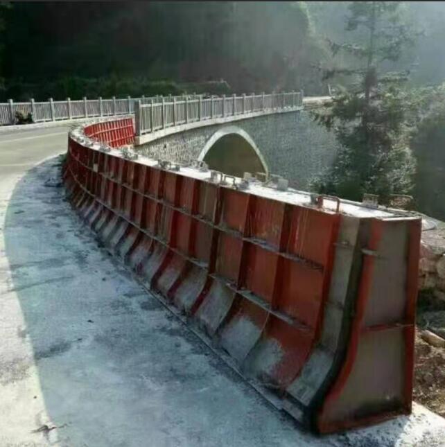 隔离墩半岛（中国）.jpg